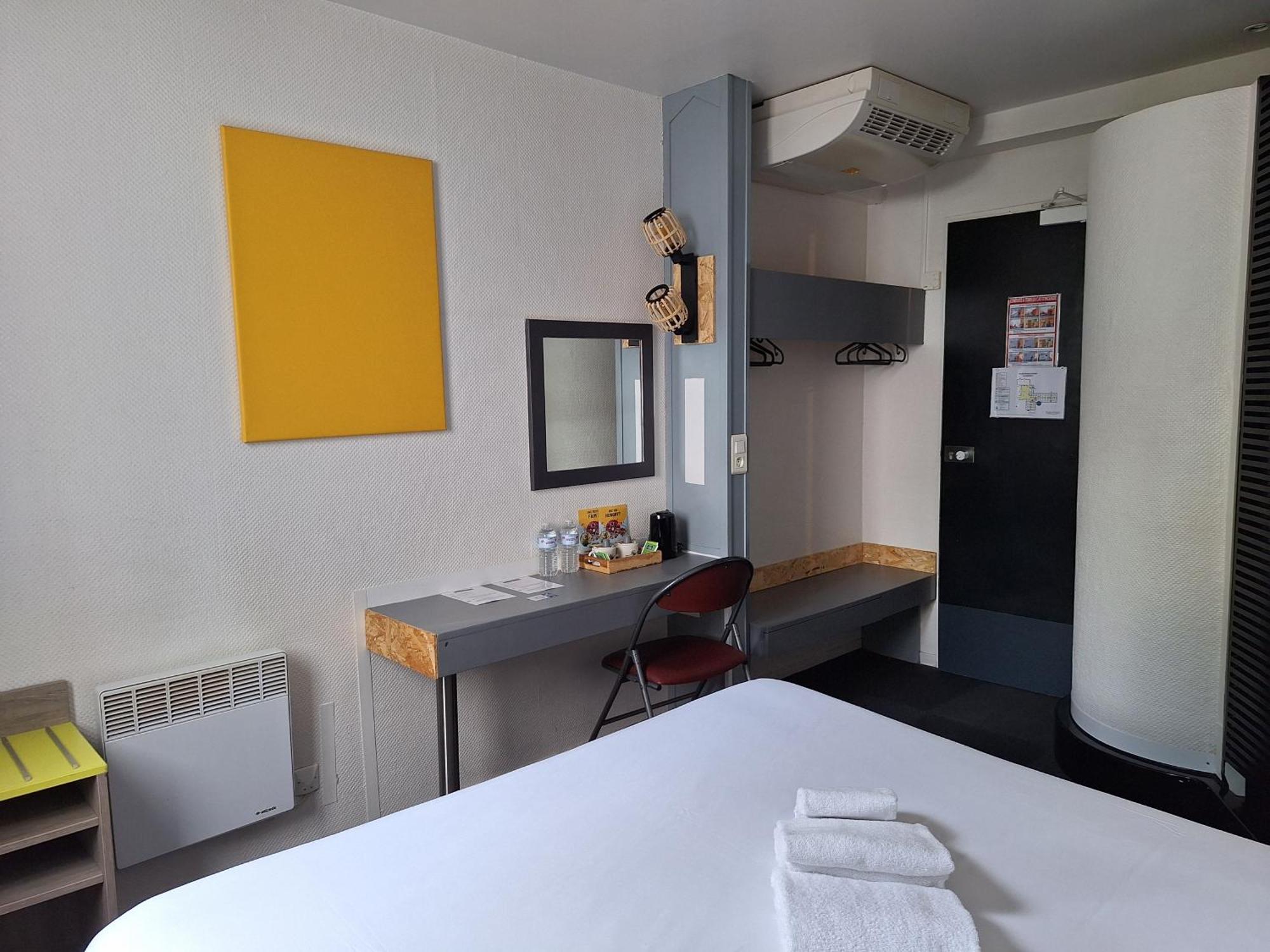 Escale Kennedy Hotel Merignac  Exterior photo