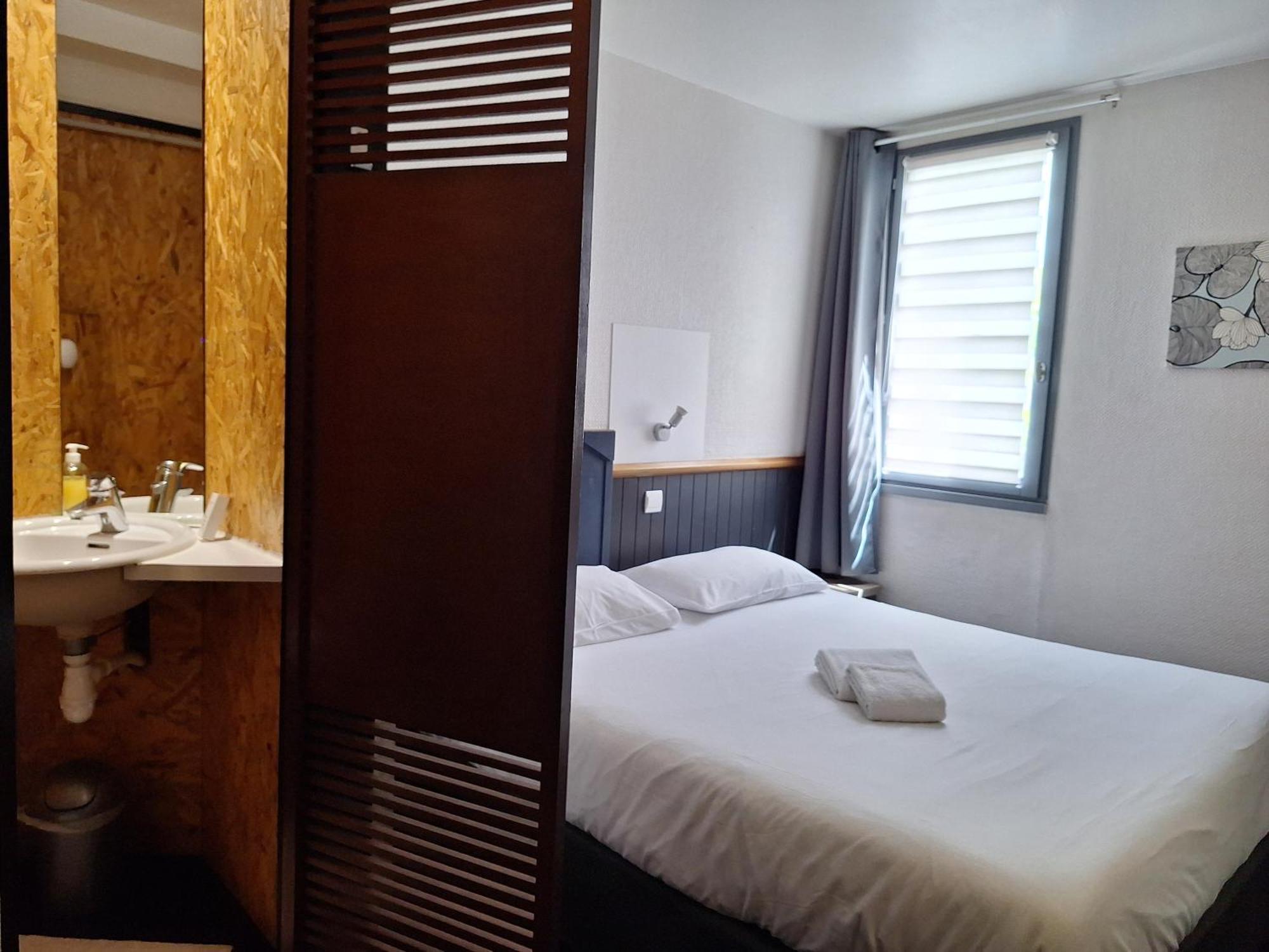 Escale Kennedy Hotel Merignac  Exterior photo