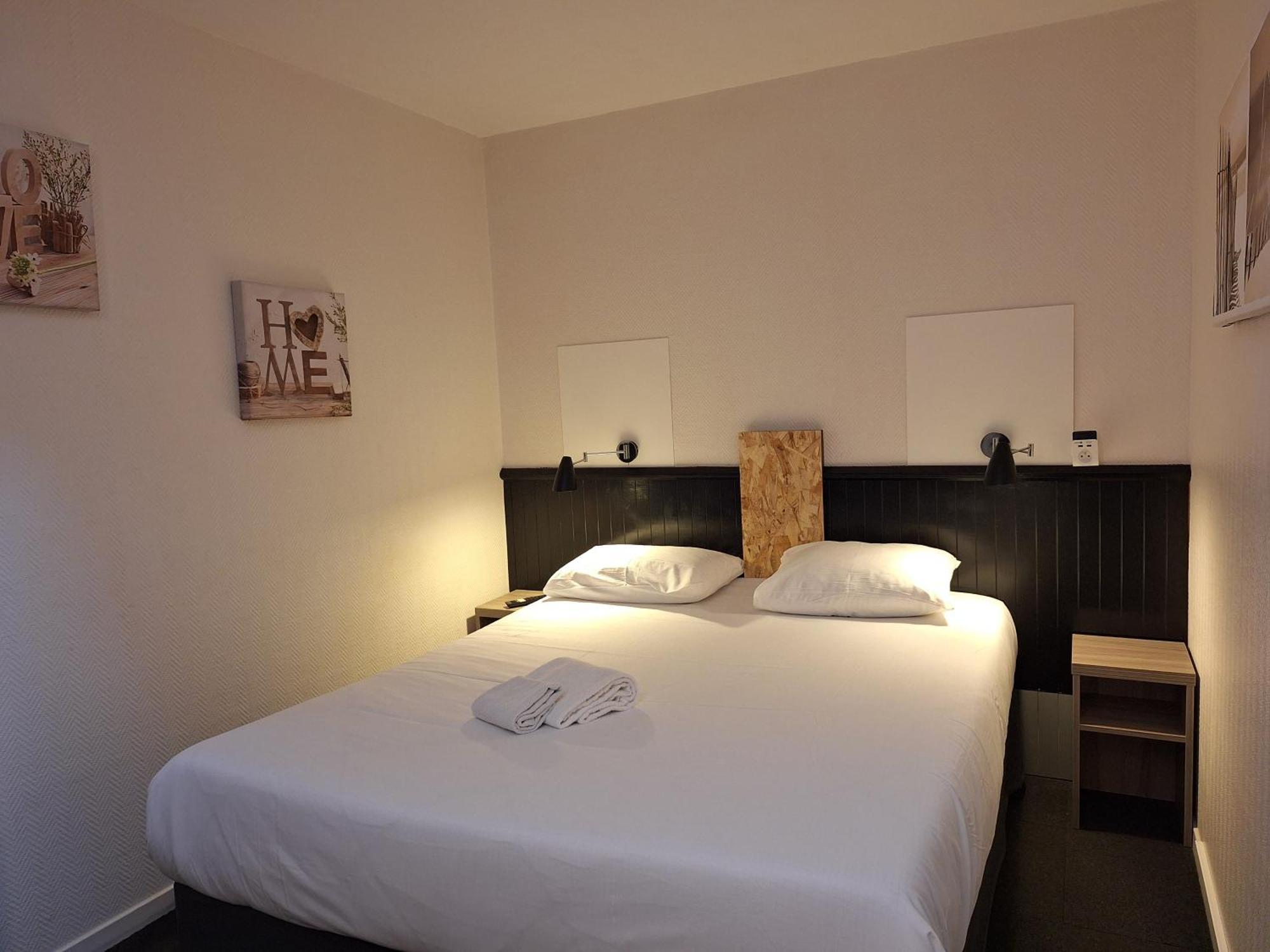 Escale Kennedy Hotel Merignac  Exterior photo