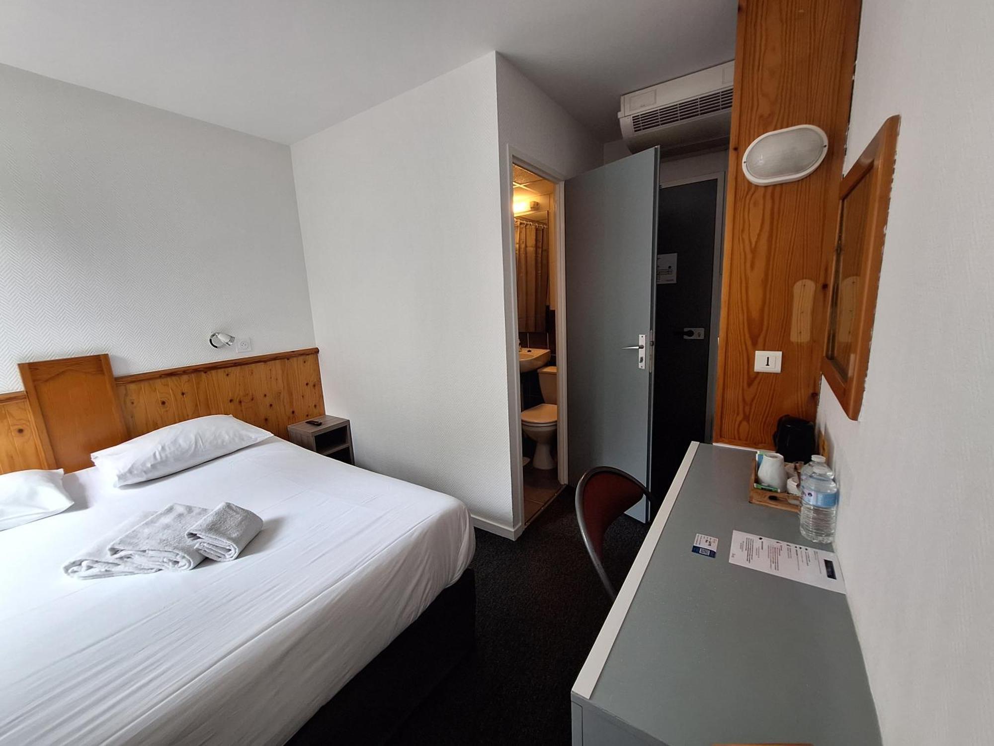 Escale Kennedy Hotel Merignac  Exterior photo