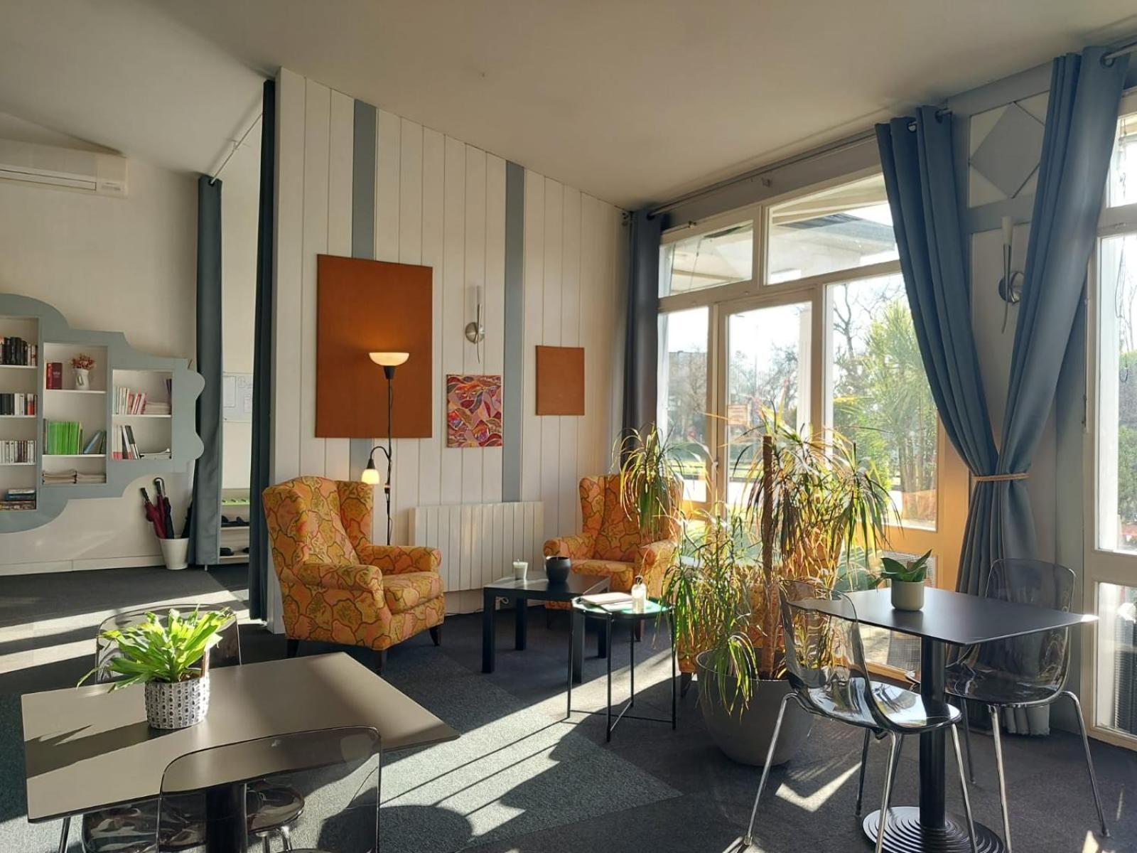 Escale Kennedy Hotel Merignac  Exterior photo