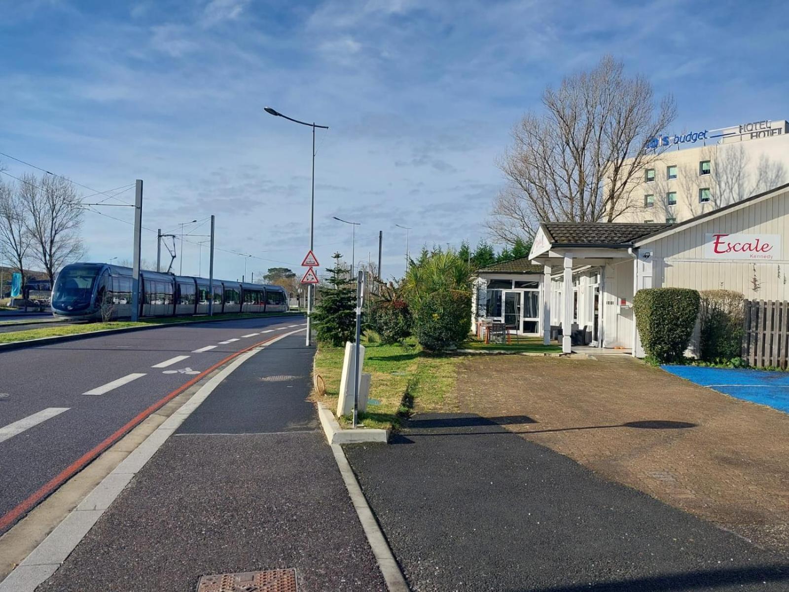 Escale Kennedy Hotel Merignac  Exterior photo
